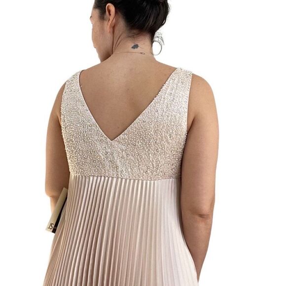 New JS Boutique Beige Pleated Beaded Sleeveless Cocktail Dress Size 10 V Neck - Picture 7 of 14
